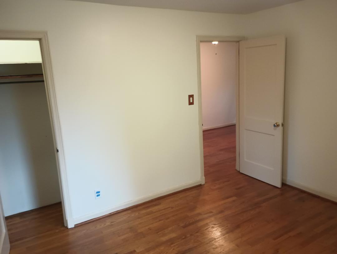 6004 Piedmont Pl - Photo 7 of 12