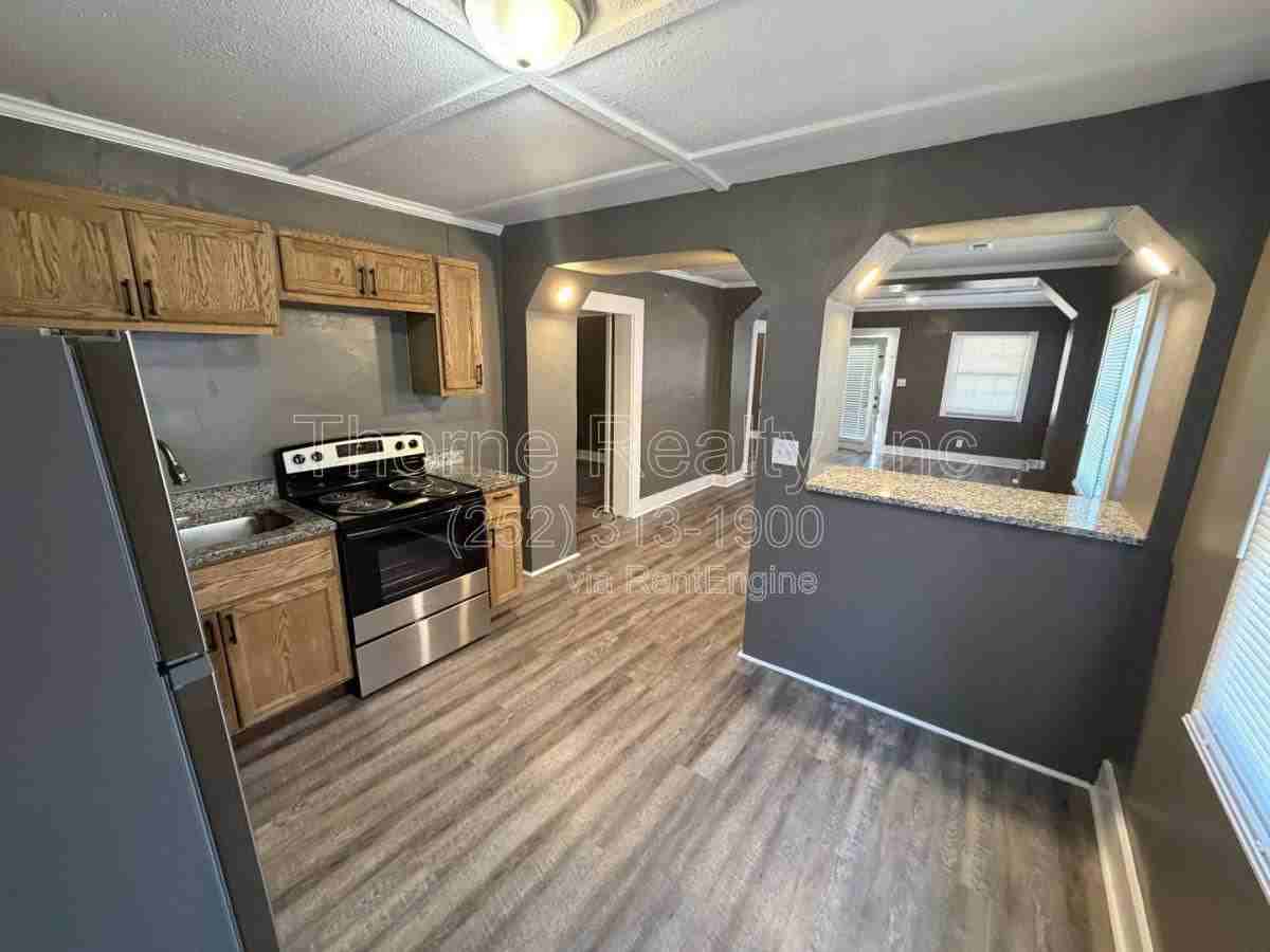 615 Manchester St Se - Photo 2 of 10