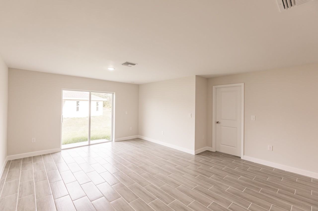 4724 22nd St Sw #4724 - Photo 2 of 15