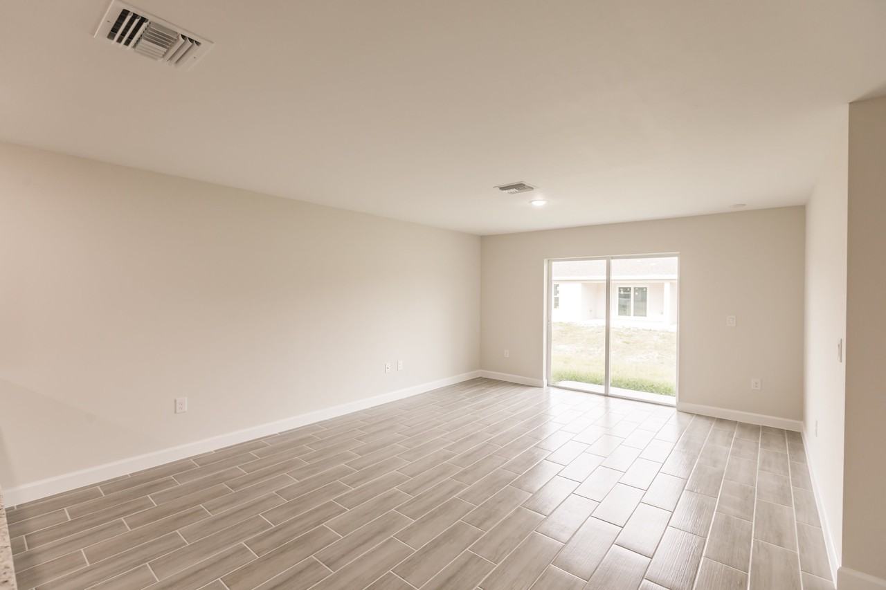 4724 22nd St Sw #4724 - Photo 3 of 15