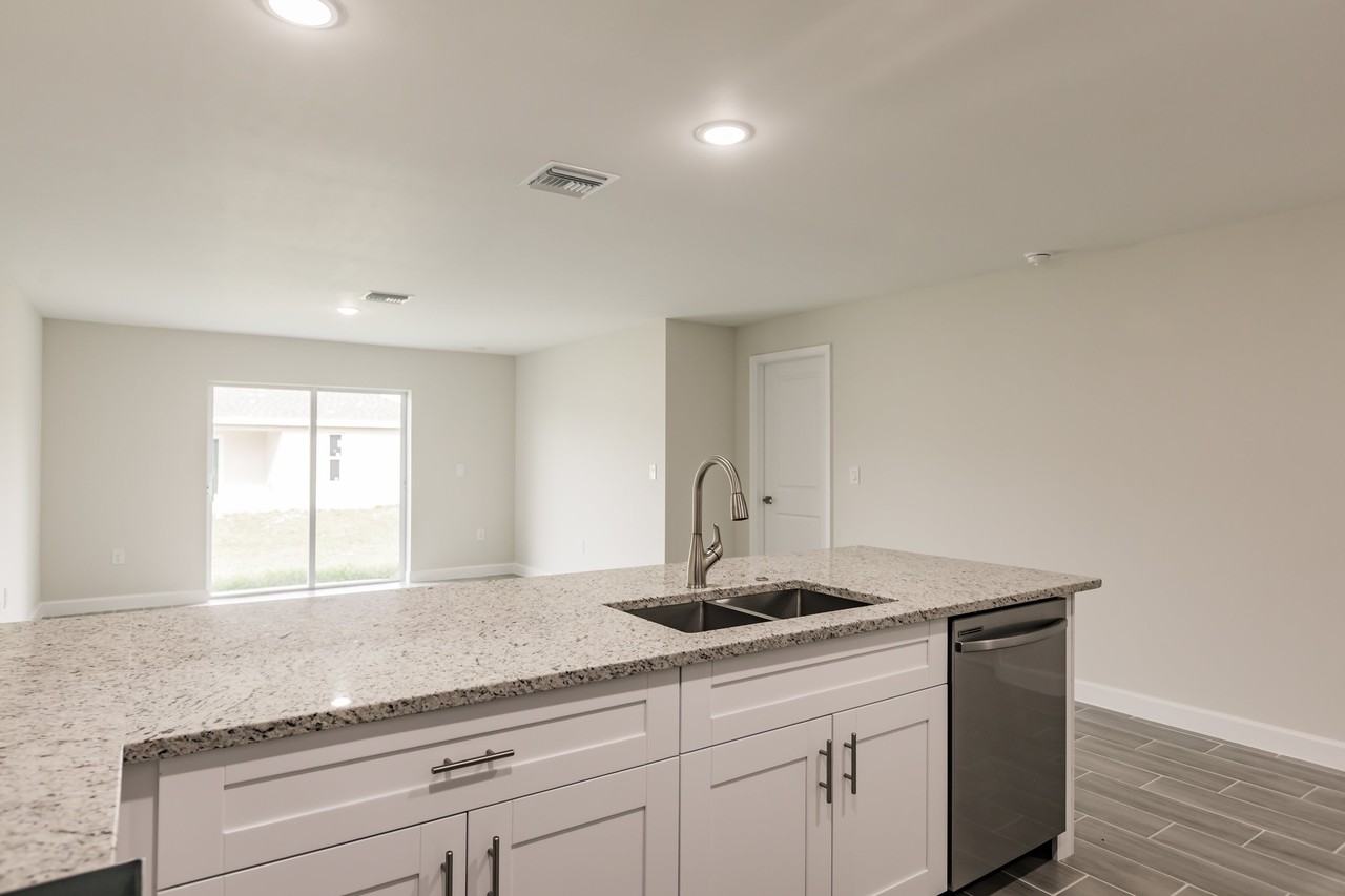 4724 22nd St Sw #4724 - Photo 7 of 15
