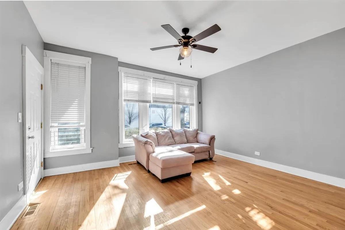 3208 W Wabansia Ave #2E - Photo 2 of 12