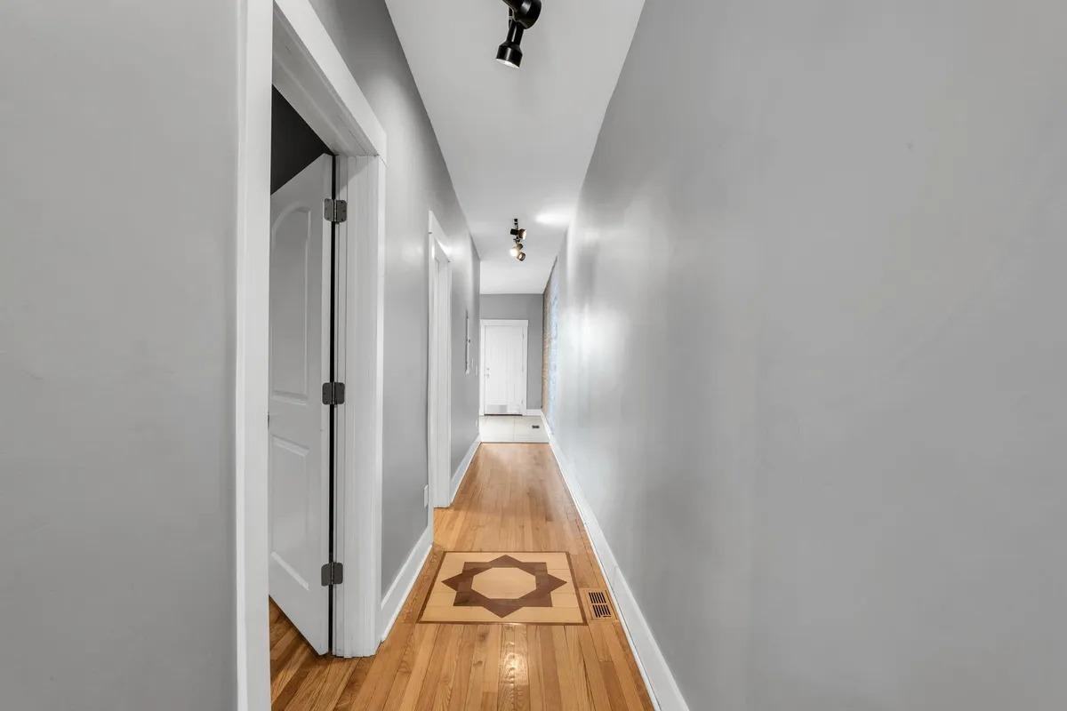 3208 W Wabansia Ave #2E - Photo 4 of 12