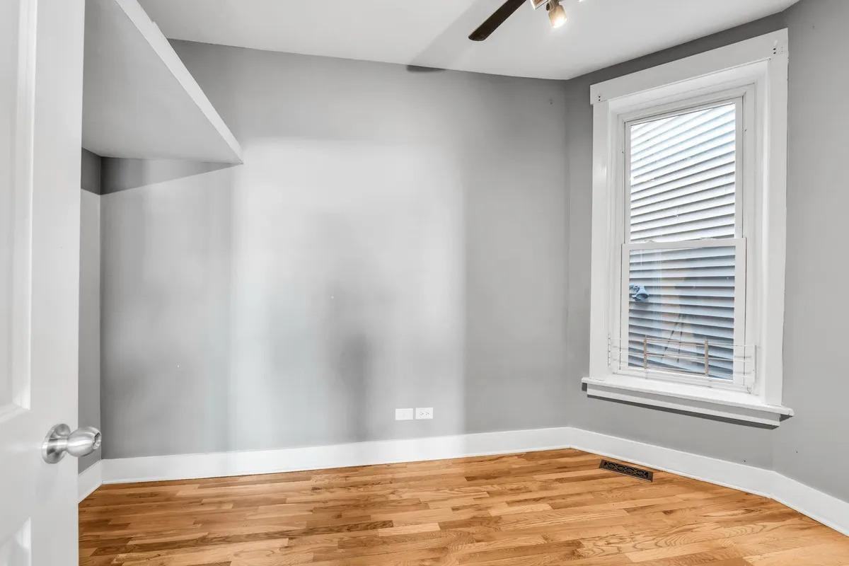 3208 W Wabansia Ave #2E - Photo 5 of 12
