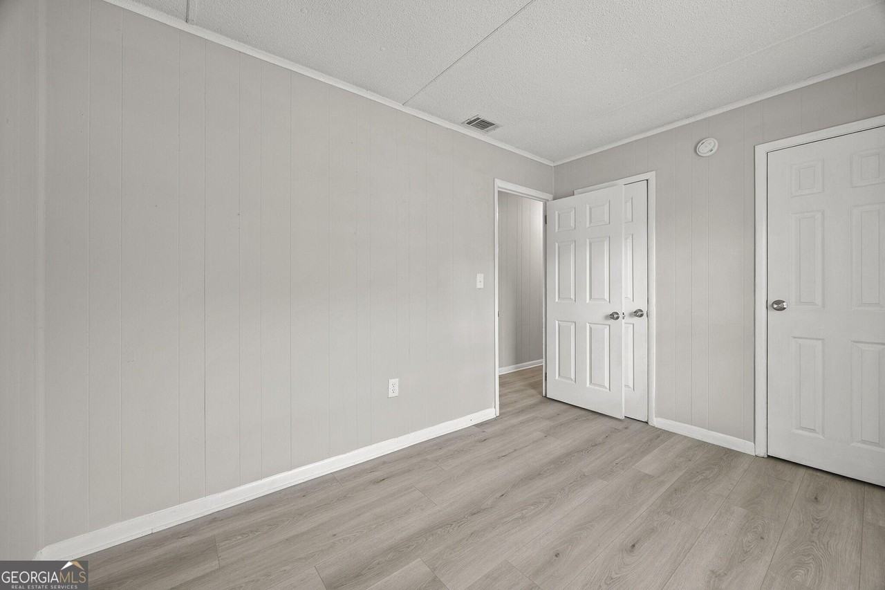 2830 Village Green Dr - Photo 2 of 13