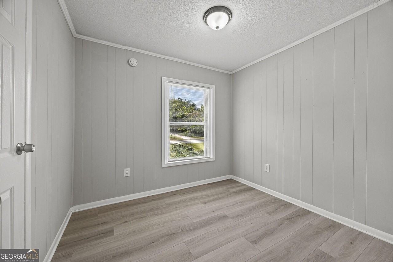 2830 Village Green Dr - Photo 6 of 13