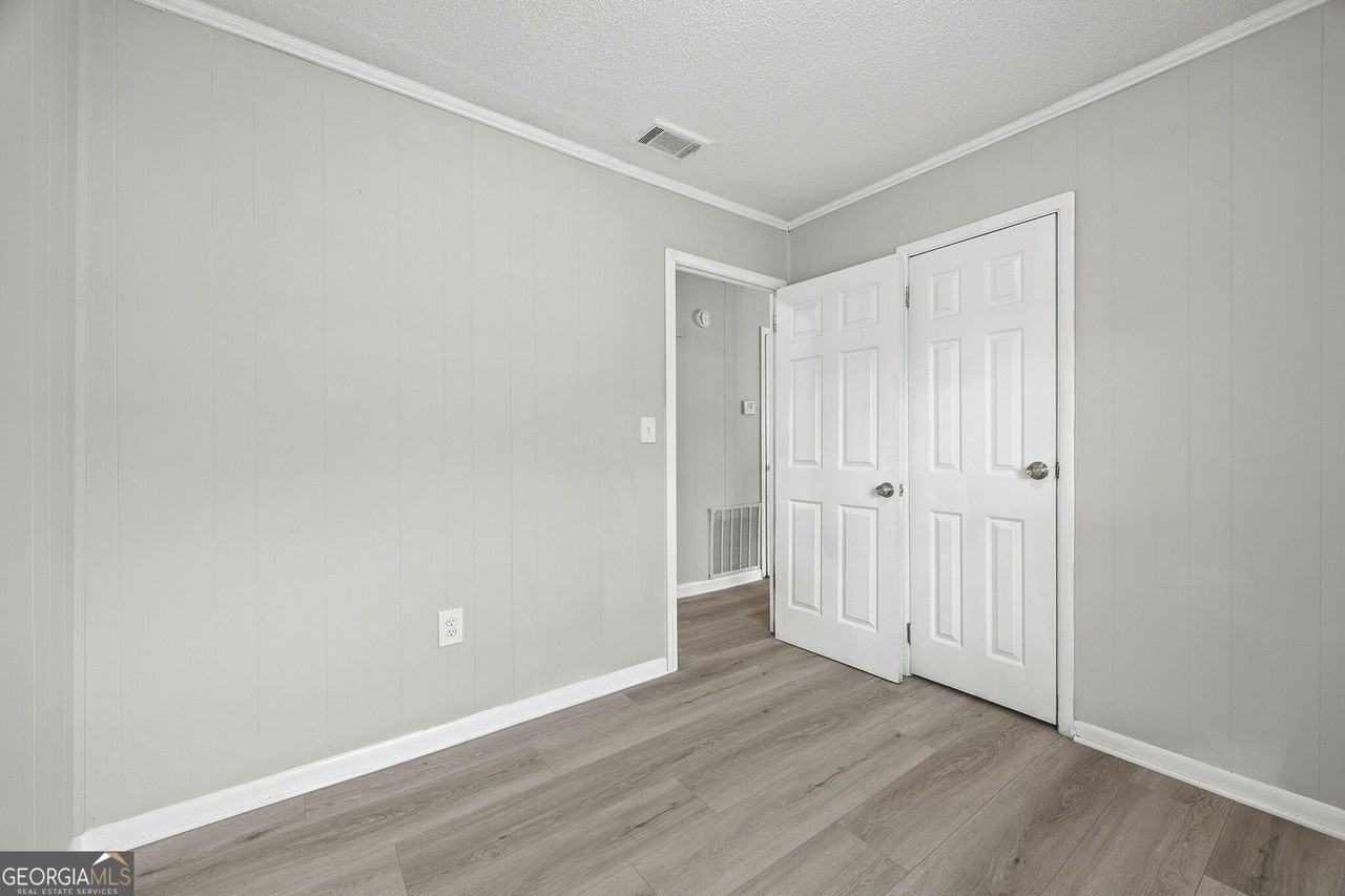 2830 Village Green Dr - Photo 7 of 13