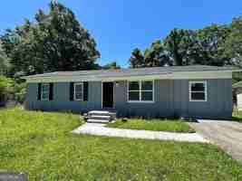 featured image of 2844 Shamrock Ln