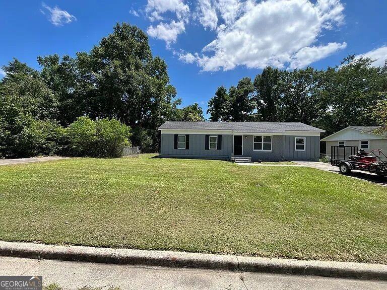 2844 Shamrock Ln - Photo 2 of 4