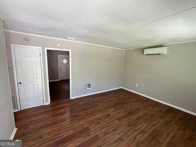 2844 Shamrock Ln - Photo 3 of 4