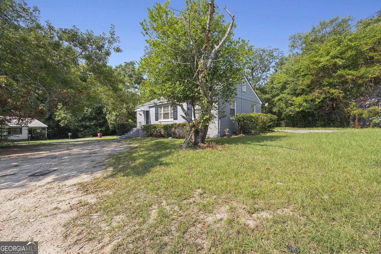 3306 Guthrie Dr - Photo 3 of 10