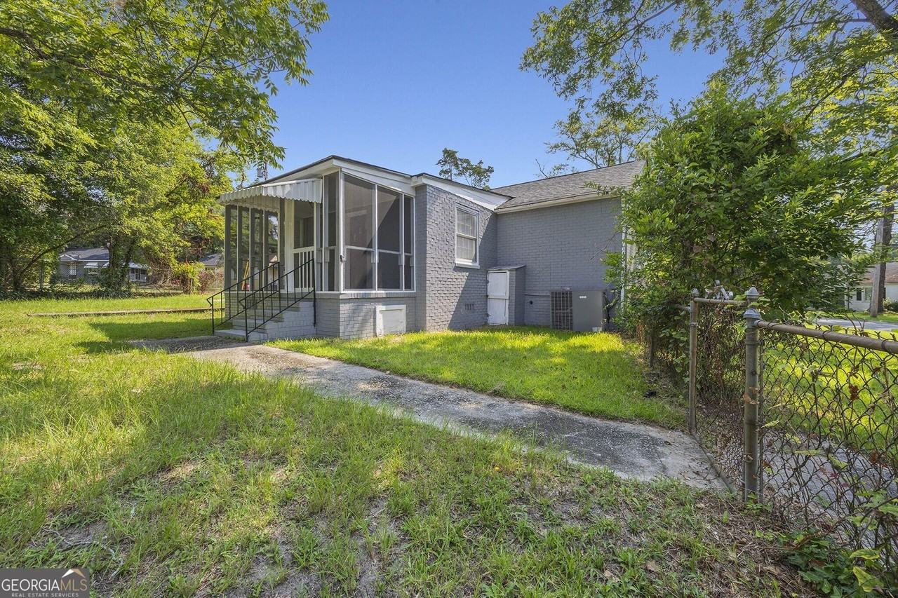 3306 Guthrie Dr - Photo 6 of 10