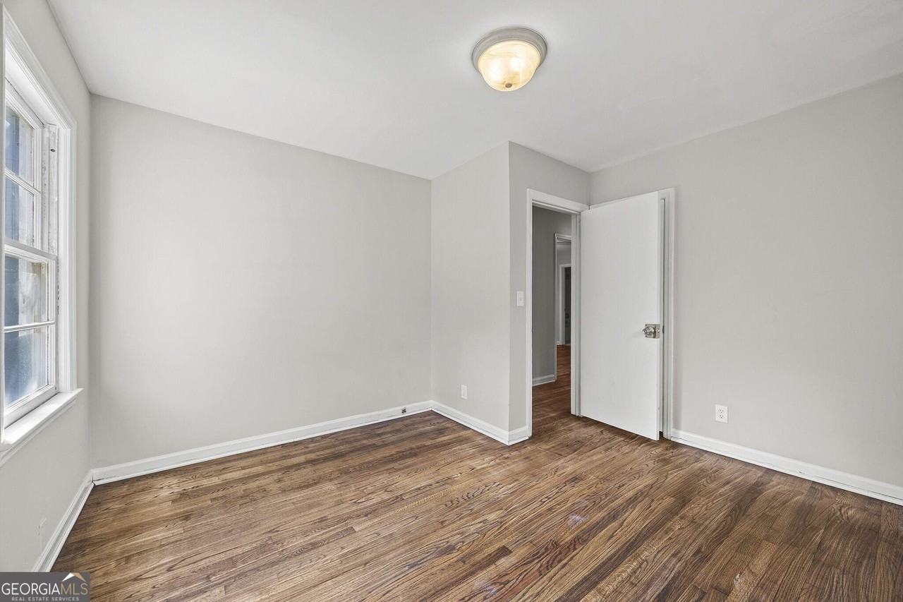 685 Wimbish Rd - Photo 2 of 14