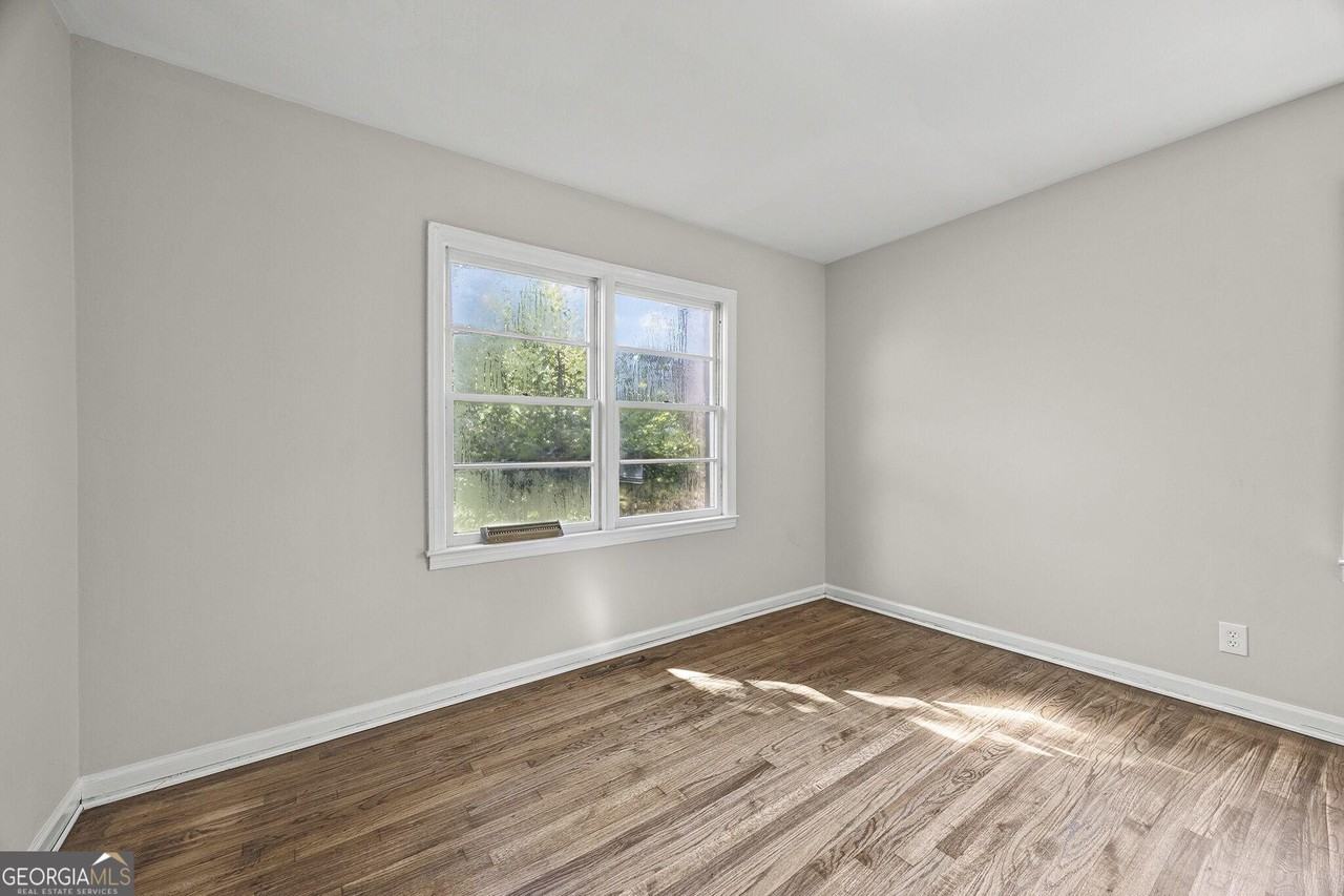 685 Wimbish Rd - Photo 5 of 14