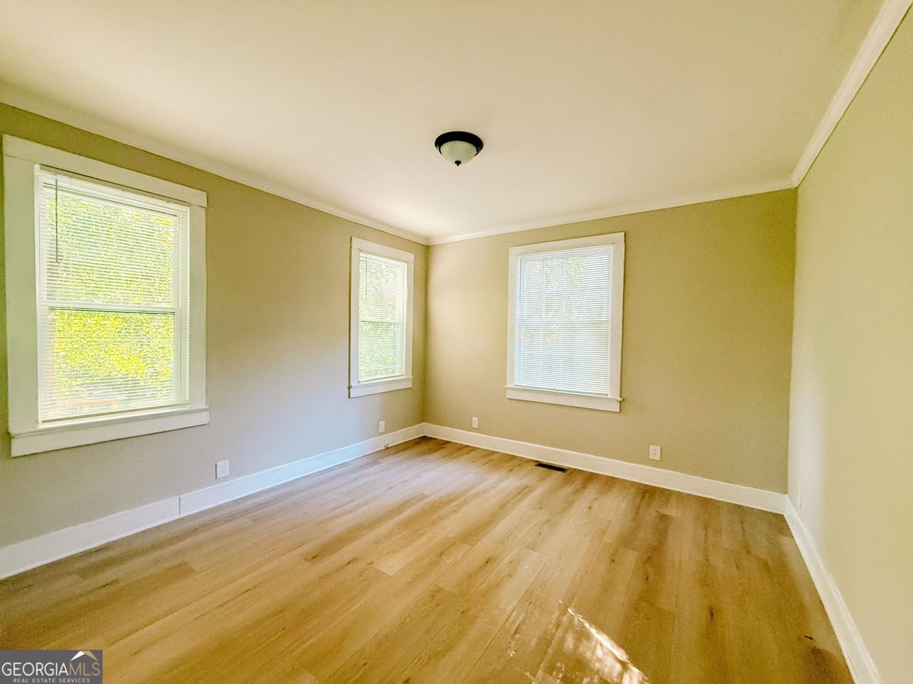 967 Glenridge Dr #A - Photo 5 of 6