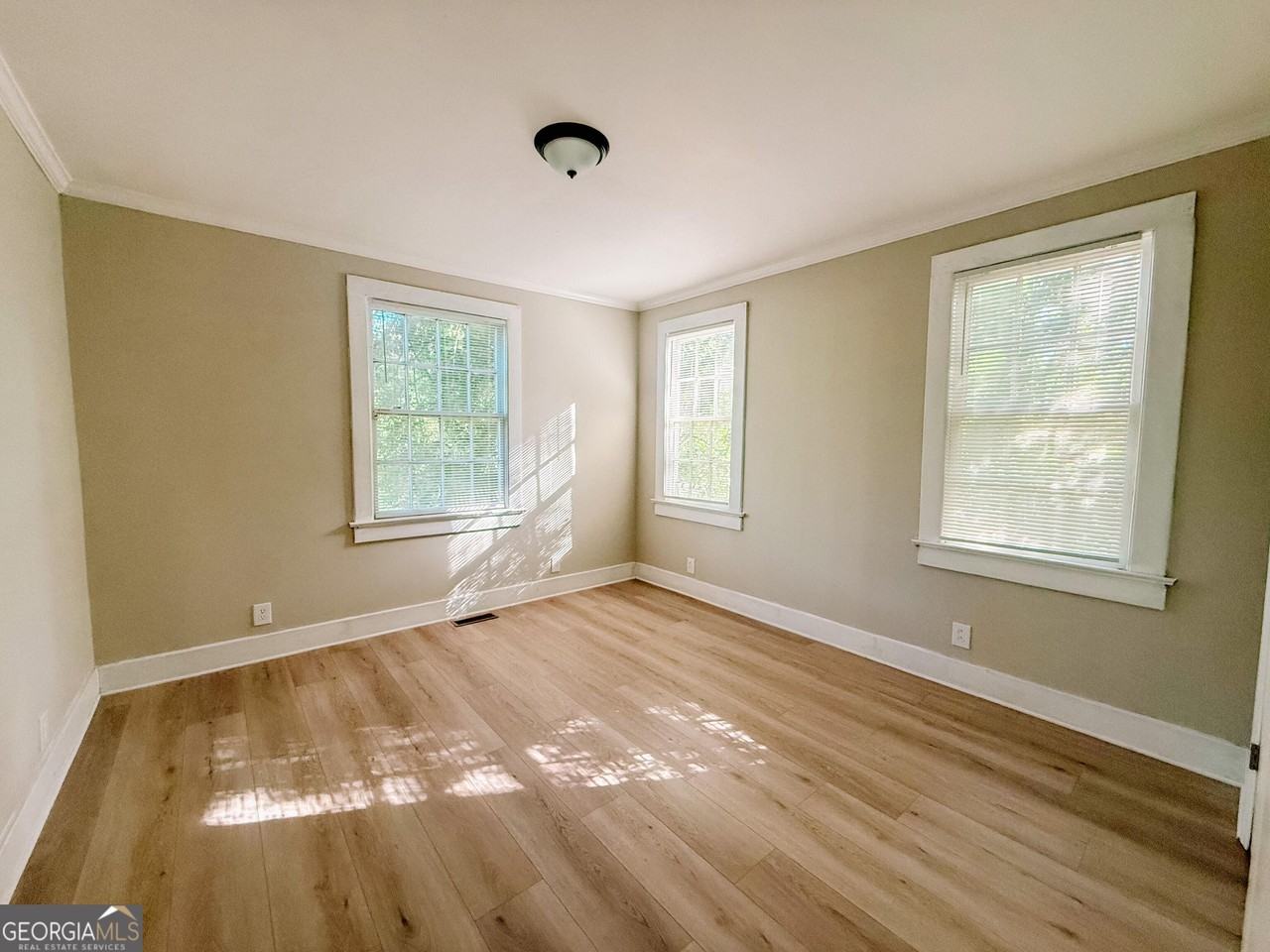 967 Glenridge Dr #A - Photo 6 of 6