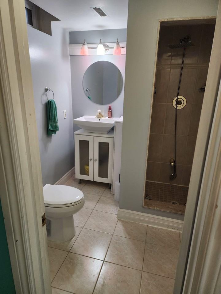 37 Trafford Cres - Photo 7 of 10