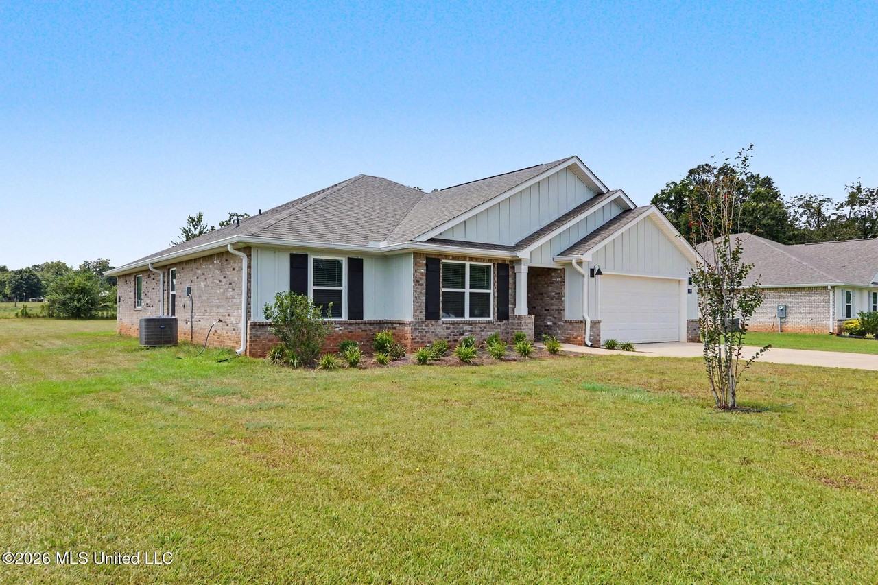 107 Mill Ct - Photo 2 of 35