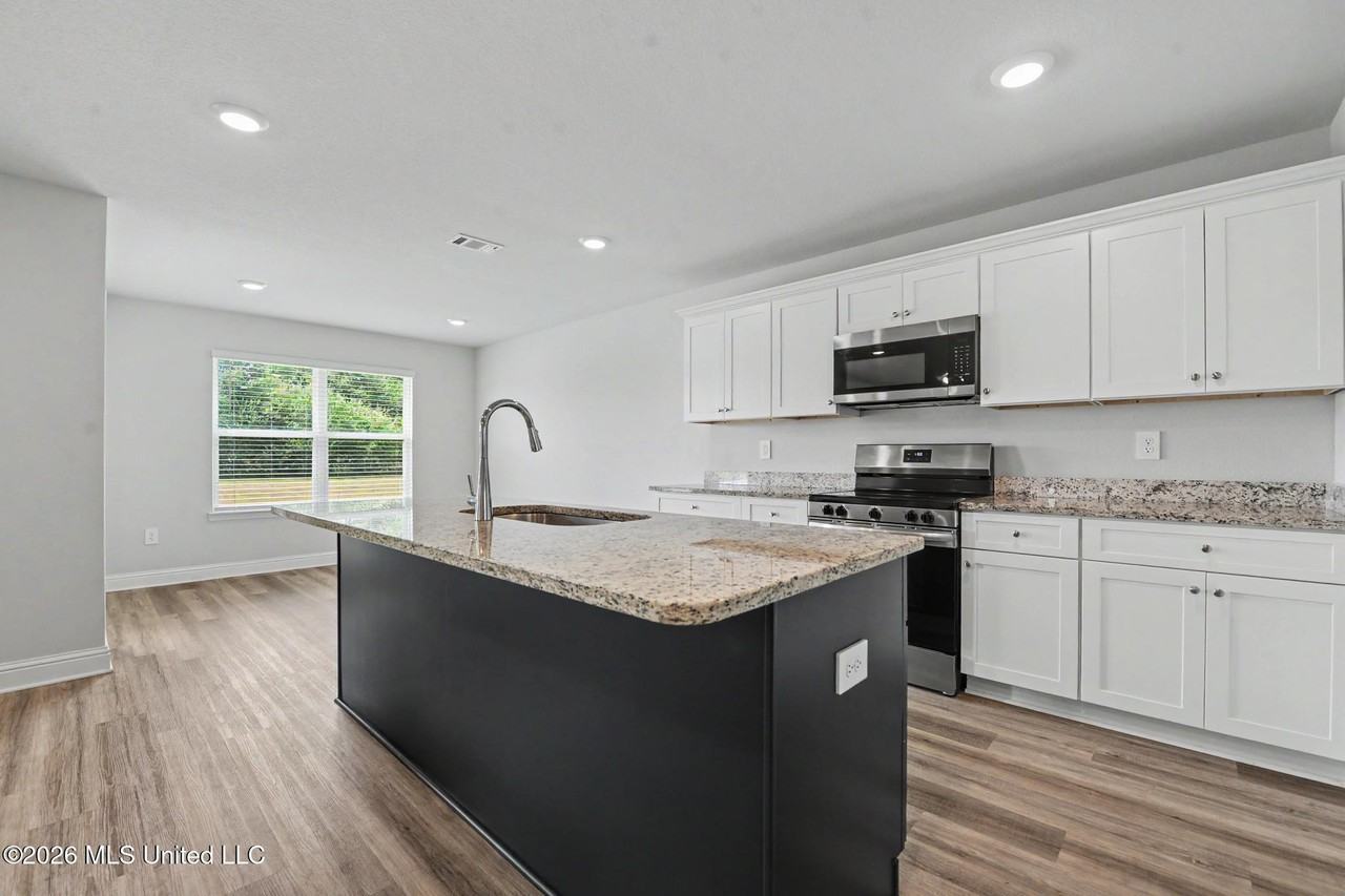 107 Mill Ct - Photo 7 of 35