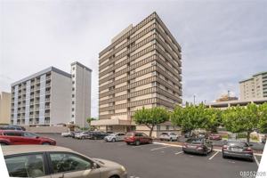 featured image of 1099 Ala Napunani St #404