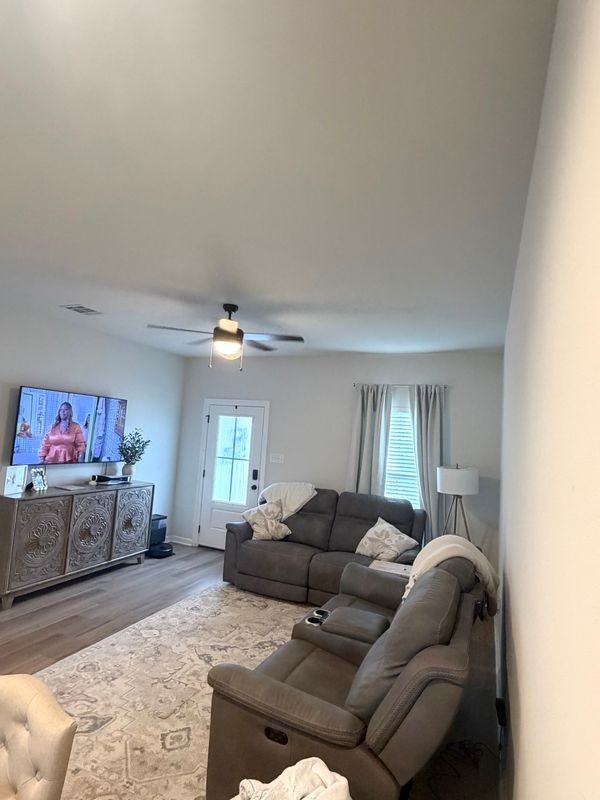 106 Lightbourne Dr - Photo 4 of 17