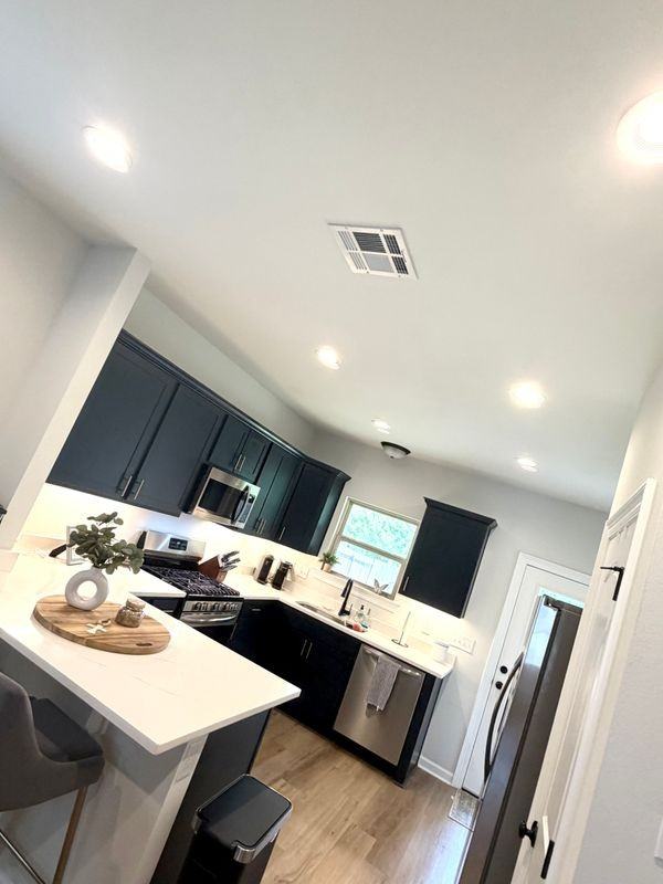 106 Lightbourne Dr - Photo 6 of 17