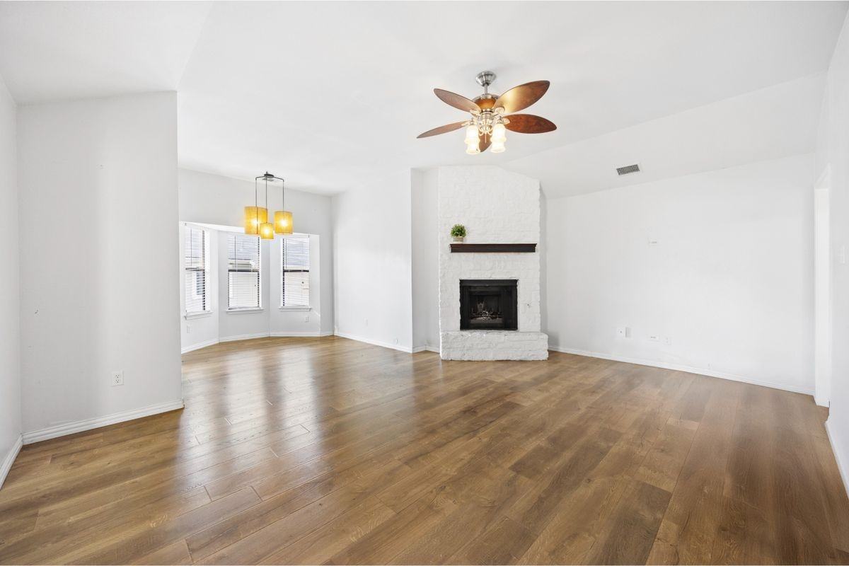 2209 Stirrup Dr - Photo 3 of 25