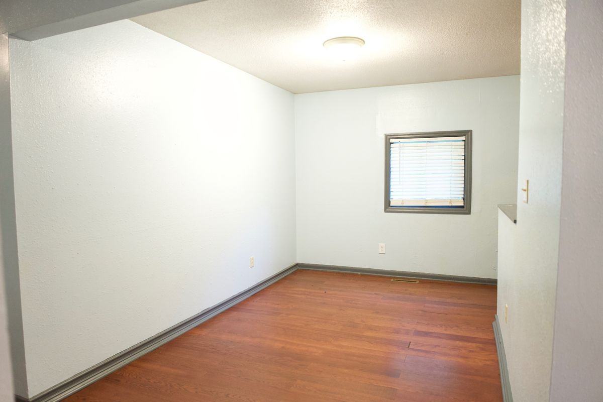 1504 N 75th Dr - Photo 5 of 13