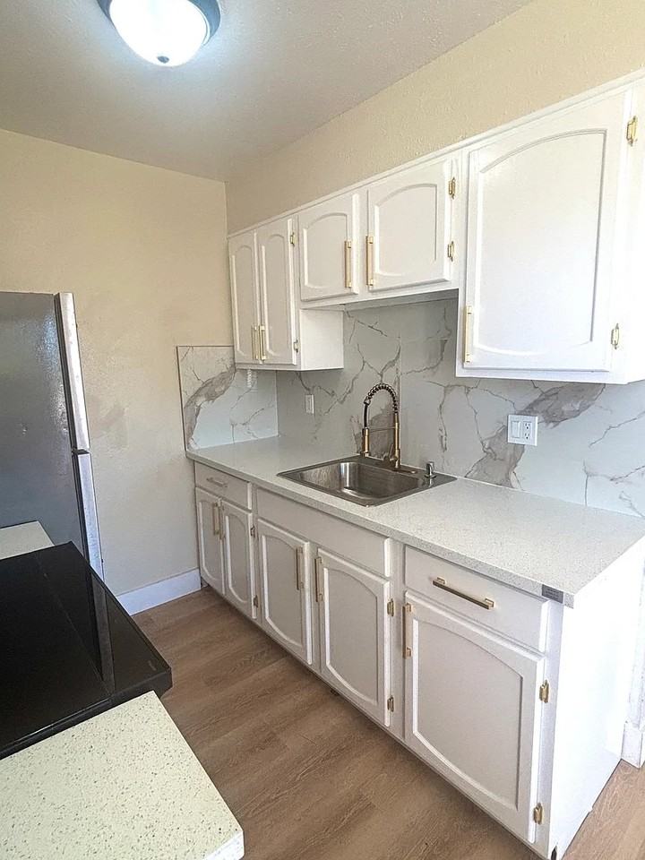 3 Lewis Ave #5 - Photo 2 of 12