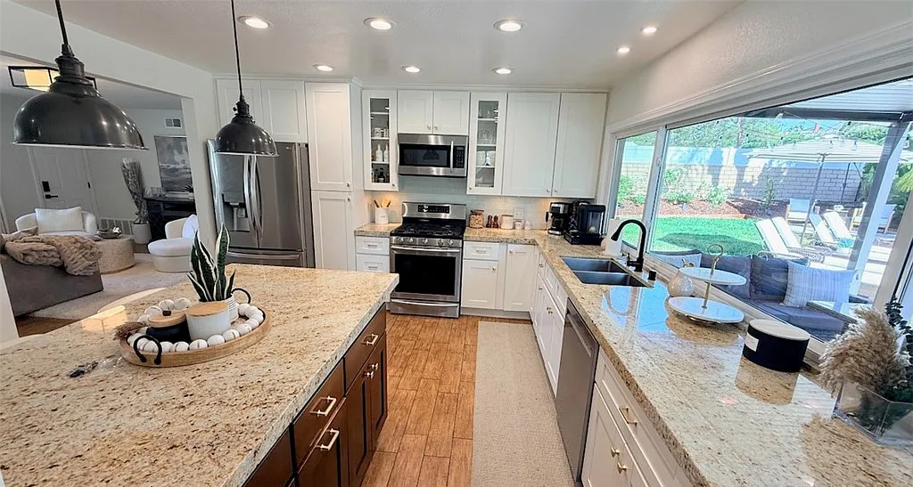 26351 Tarrasa Ln #NA - Photo 5 of 38