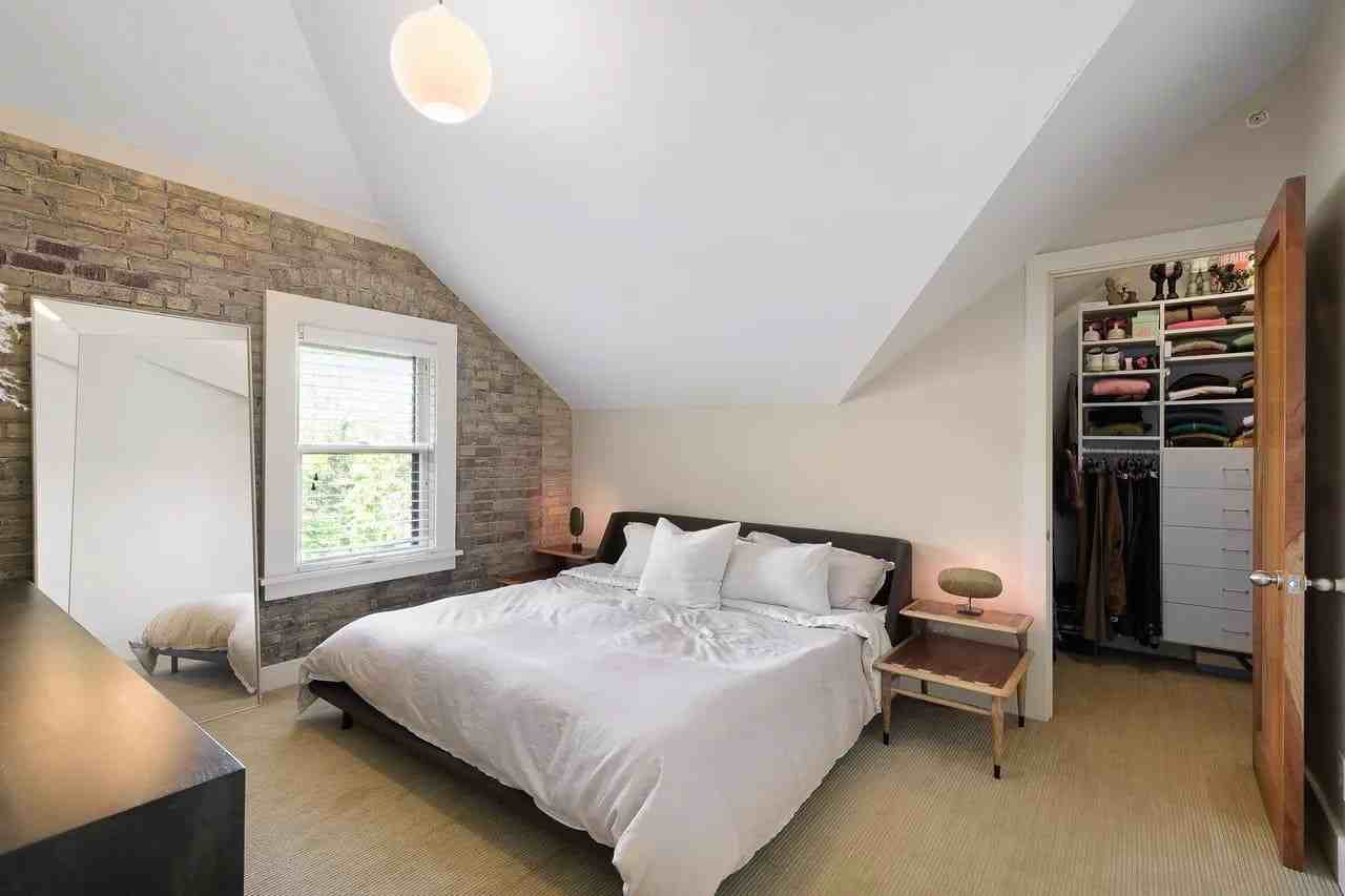 3037 Knox Ave S #301 - Photo 7 of 16