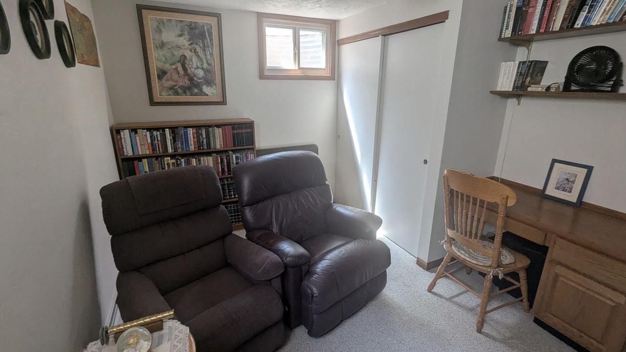 1940 Larkspur Dr #BS - Photo 6 of 11