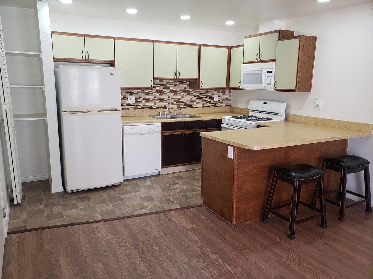 1261 Victor Ave #9 - Photo 4 of 19