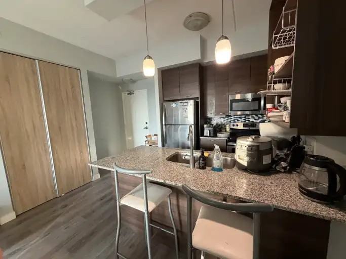 318 Spruce St - Photo 2 of 9