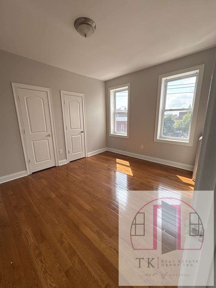 1062 West Side Avenue #33 - Photo 6 of 9