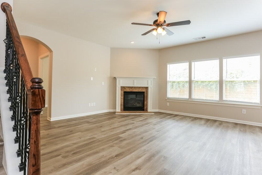 7756 Parkside Dr - Photo 4 of 17