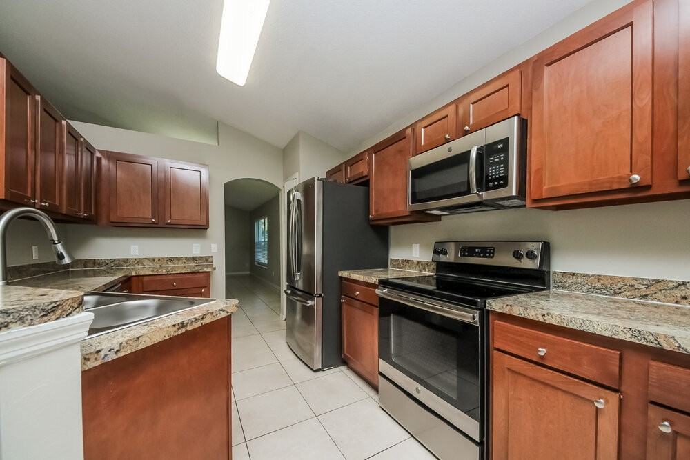 8661 Fort Jefferson Blvd - Photo 5 of 16