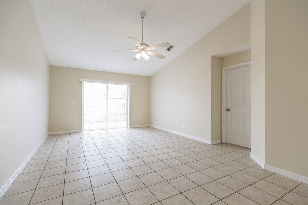4607 Osceola Point Trl - Photo 4 of 16