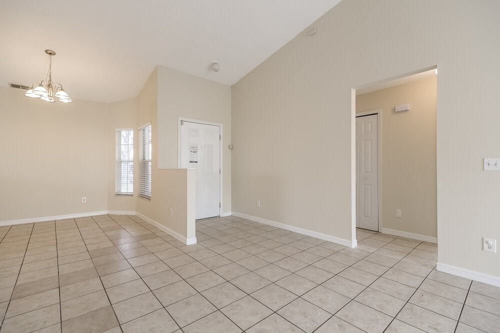 4607 Osceola Point Trl - Photo 5 of 16