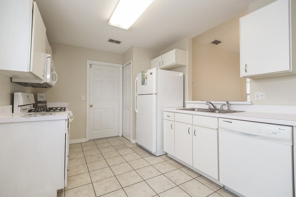 4607 Osceola Point Trl - Photo 7 of 16