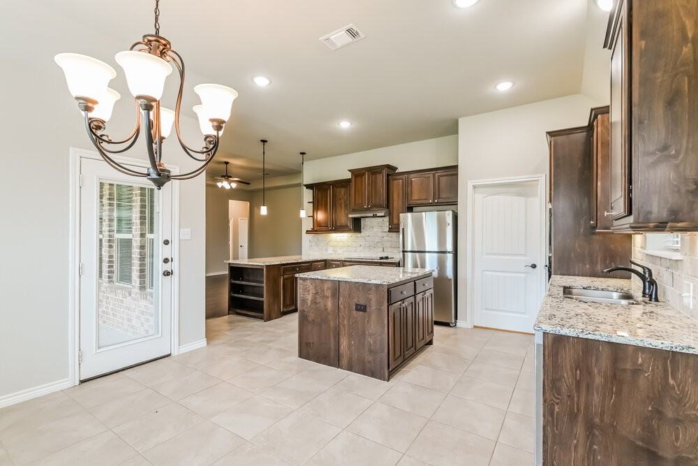 325 Strait Ln - Photo 5 of 16