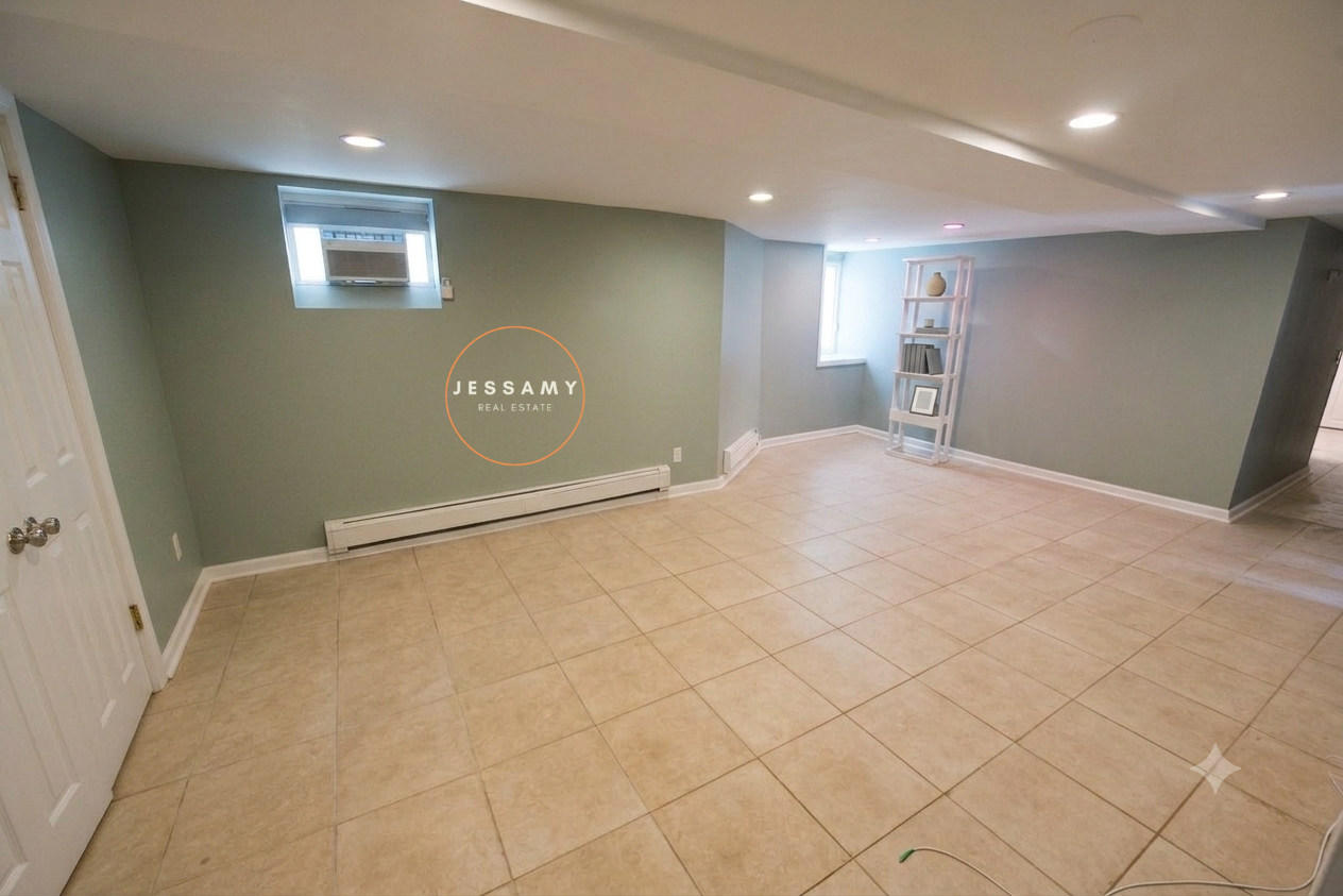 183 Roberts Avenue #3 - Photo 4 of 9