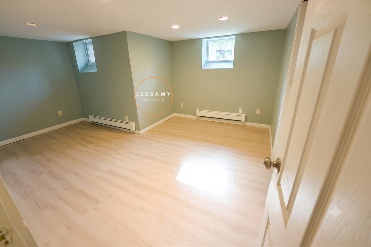 183 Roberts Avenue #3 - Photo 3 of 9