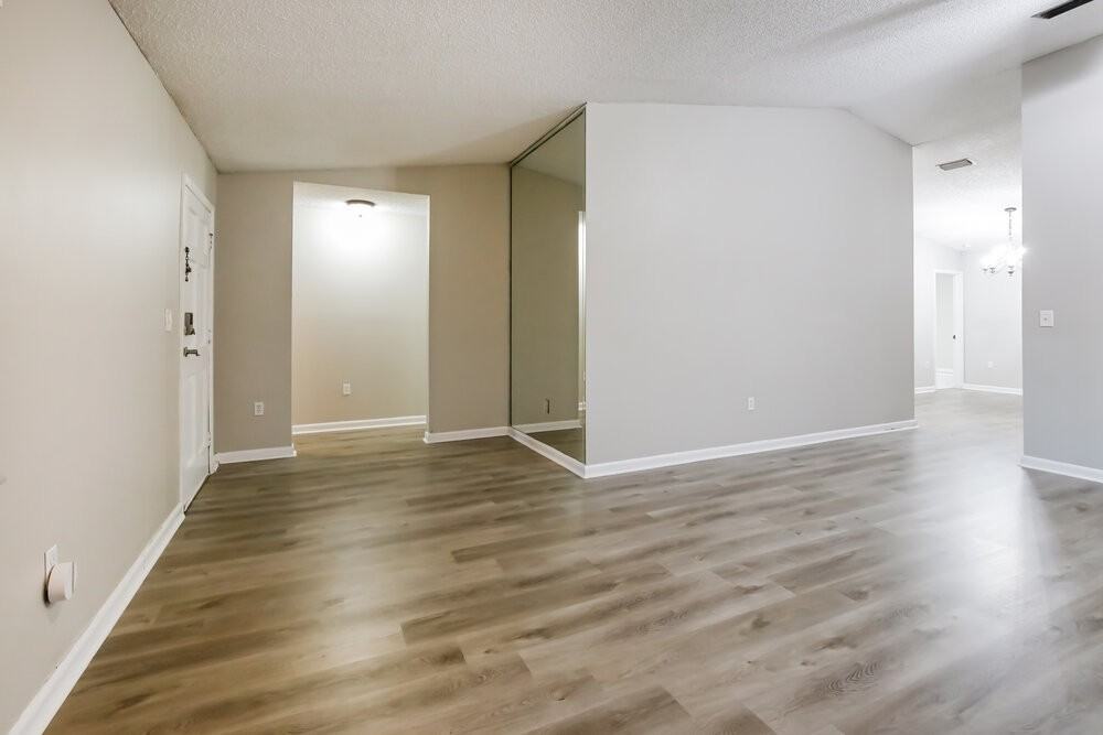 1739 Sw 138th Ave - Photo 3 of 16