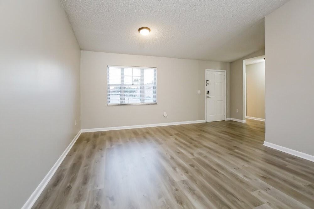 1739 Sw 138th Ave - Photo 4 of 16