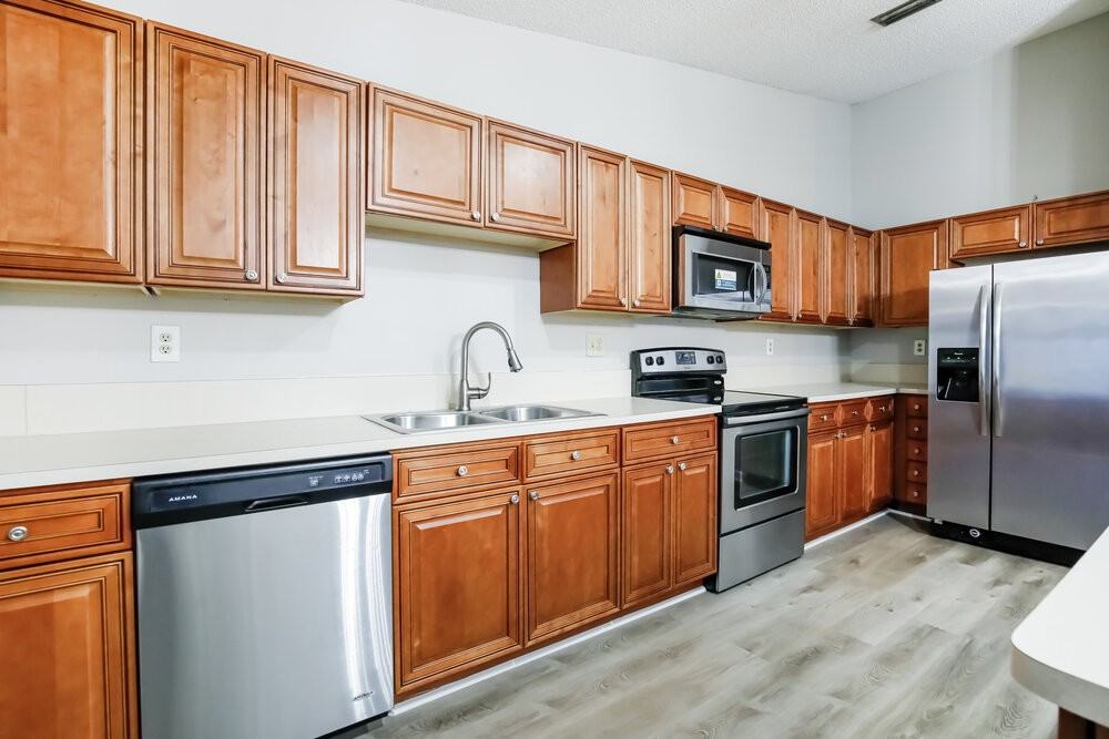 1739 Sw 138th Ave - Photo 7 of 16