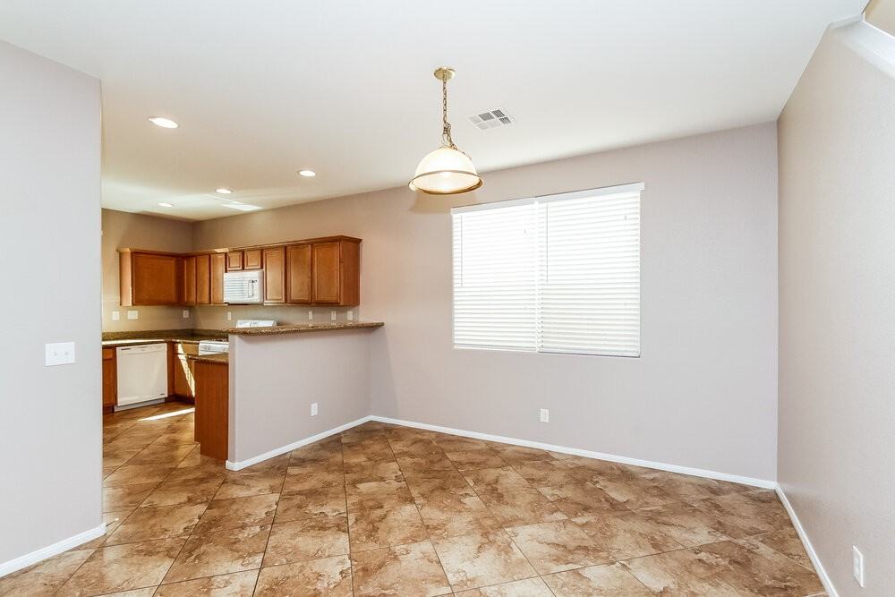 9081 Sheffield Garden Ave - Photo 5 of 15