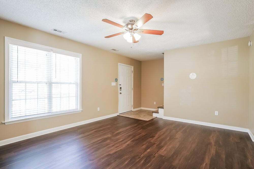 2517 Dandridge Dr - Photo 6 of 17