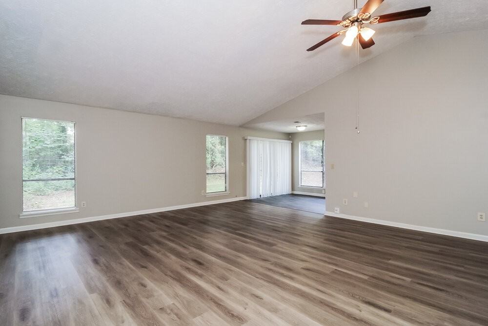 8924 Wesley Pl - Photo 5 of 16
