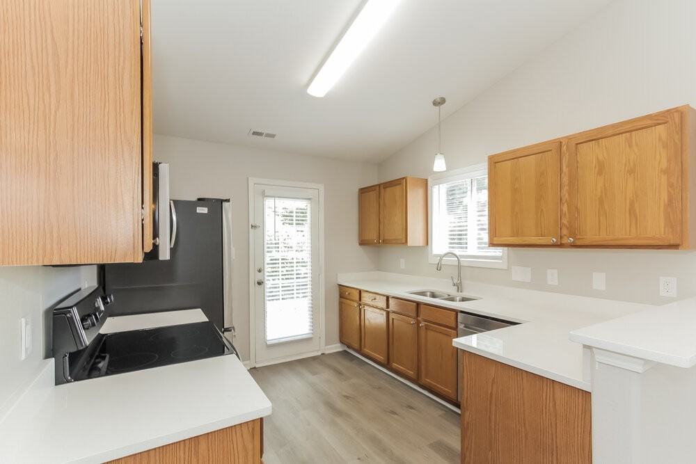 2707 Oasis Ln - Photo 6 of 16